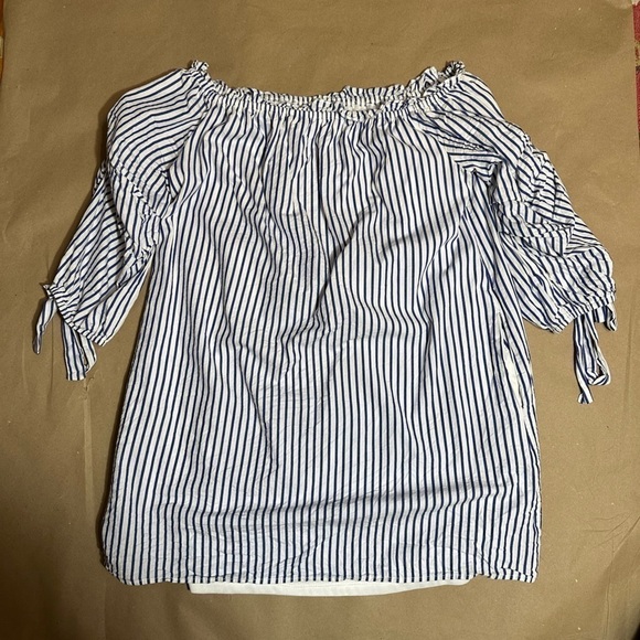Listicle Blue and White Stripe Top Size Medium - Picture 7 of 11